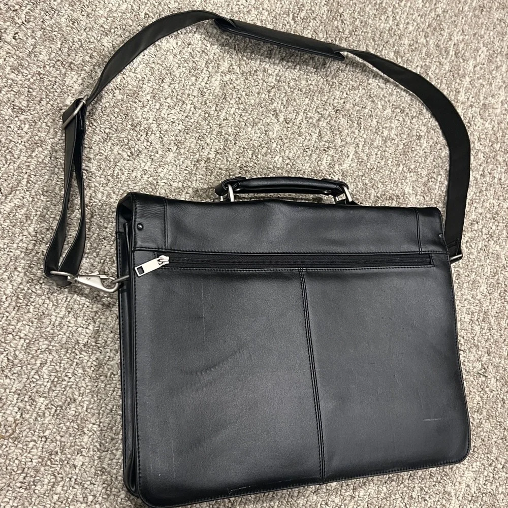 Stebco L-985-1 Black Leather Messenger Briefcase with Shoulder Strap 16”x12”